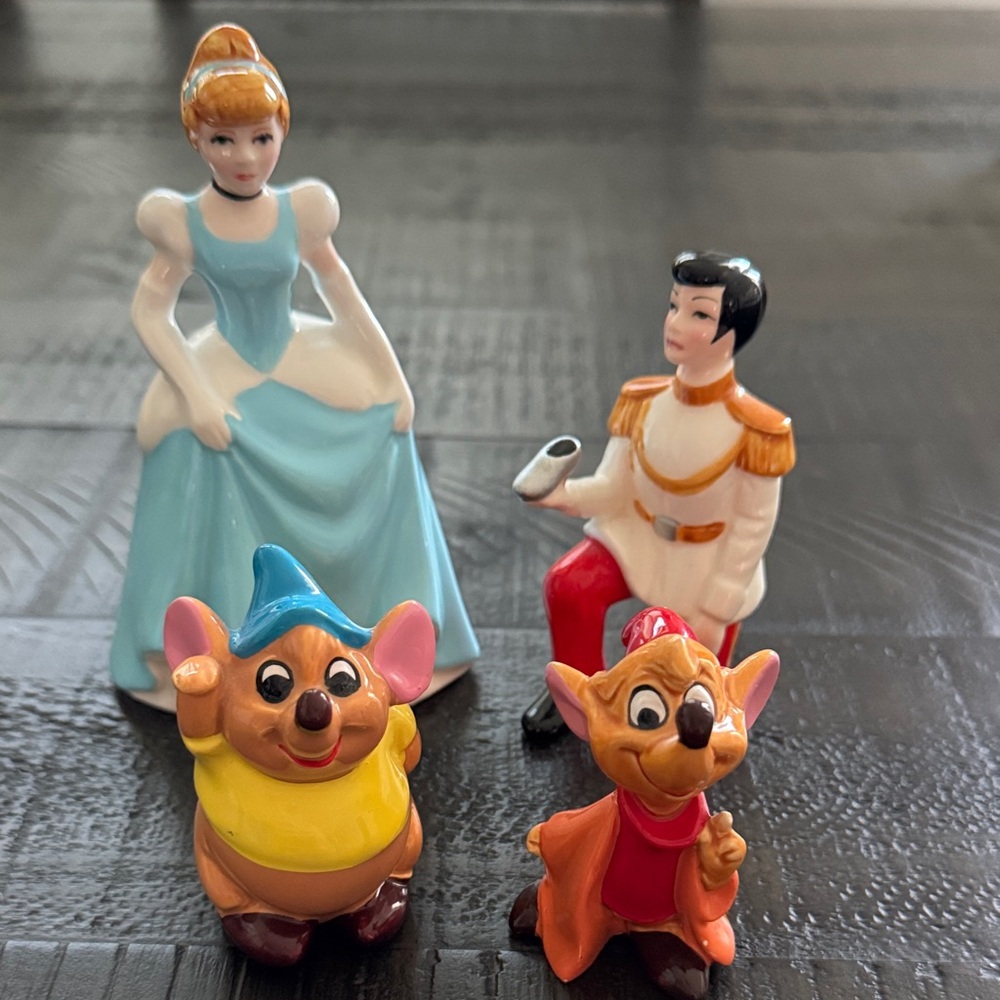 Vintage Disney Japan Cinderella Figurine Set – Walt Disney World Originals (4pc)